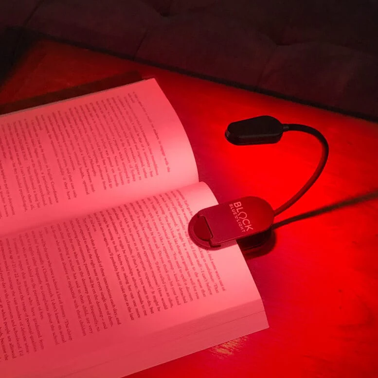 Twilight Red Light Book Light - Image 2